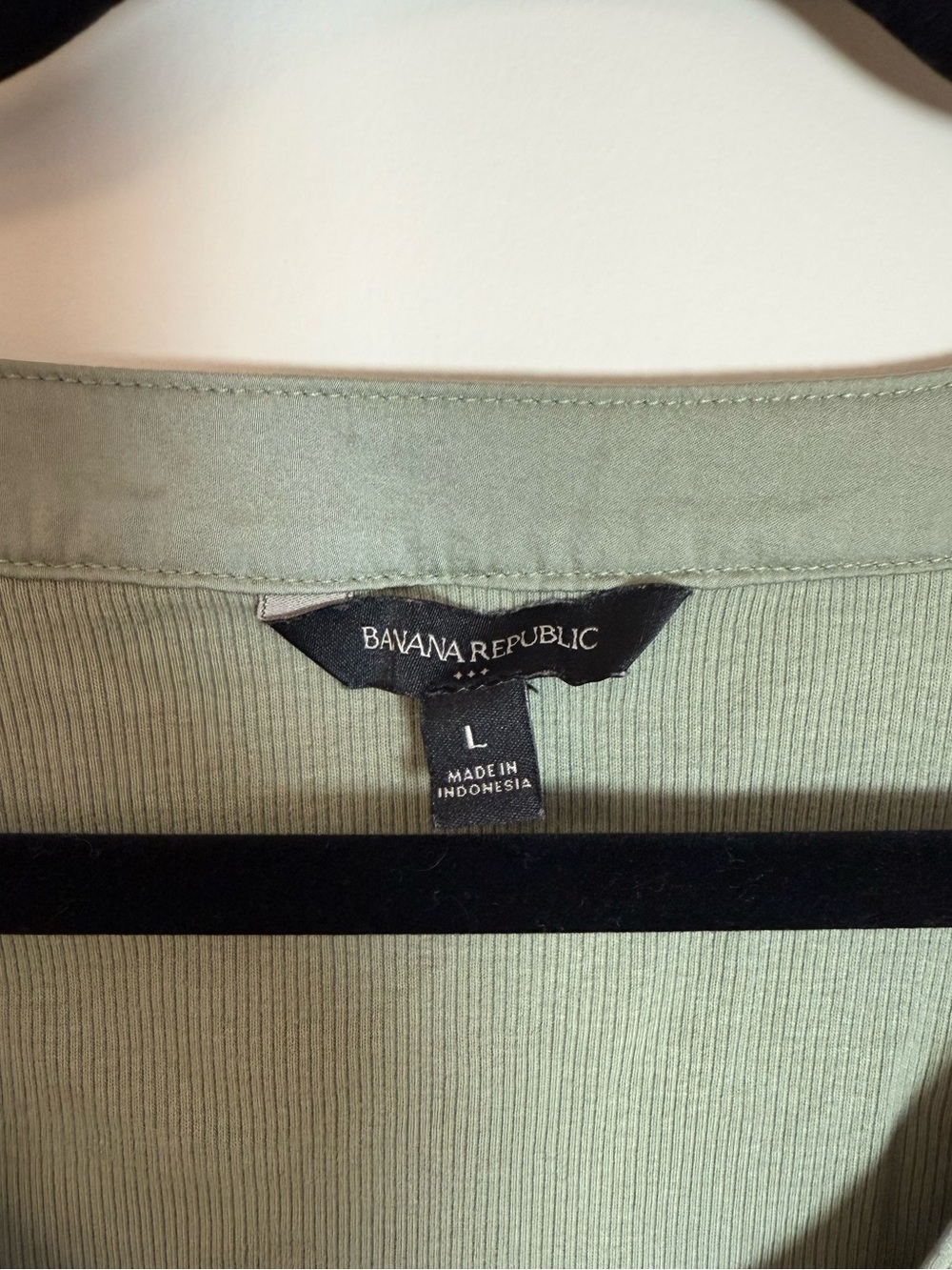 Banana Republic Sage Green Scoop Neck Short Sleeve Top - Picture 3 of 3